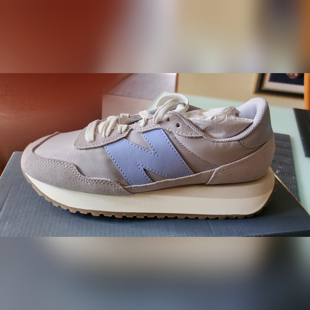 New Balance Grey and Light Blue Running Course Shoes Size 7 B
